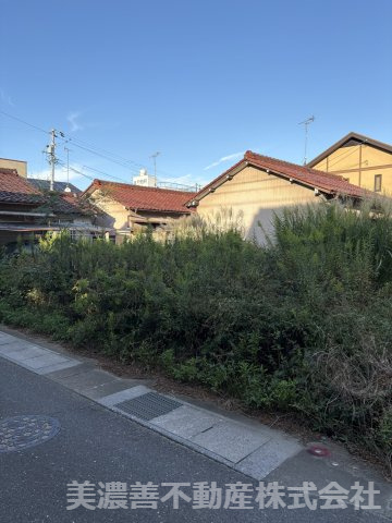 ６７５３６　岐阜市鷺山土地の外観