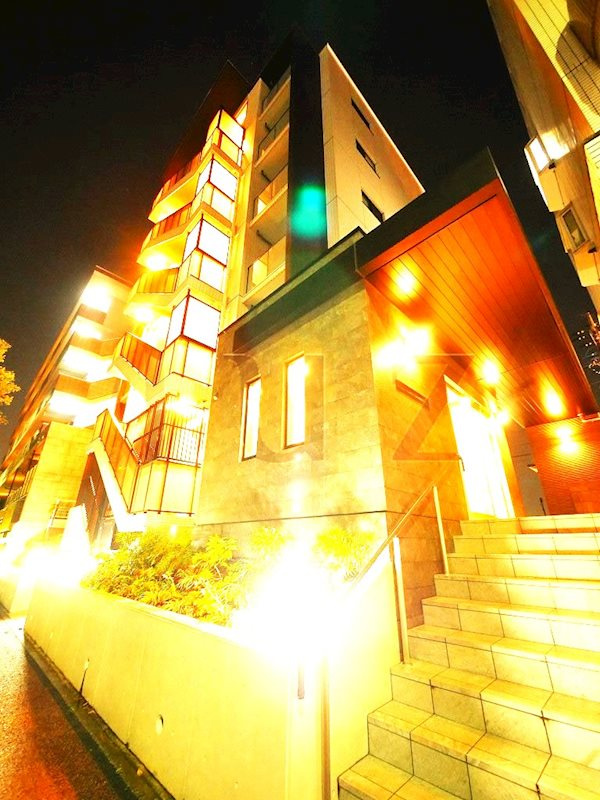 ルアナ仲町台の外観