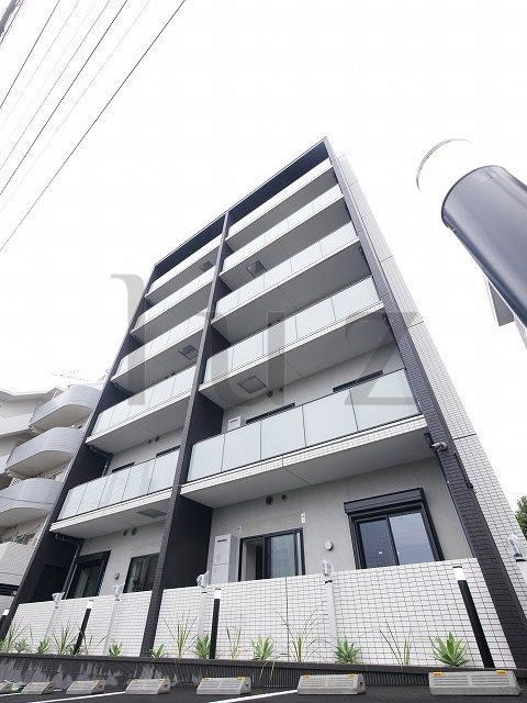 ルアナ仲町台の外観