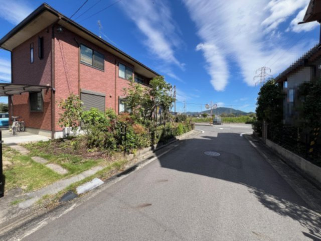 【前面道路含む現地写真】の画像