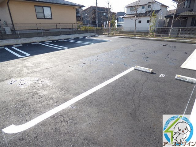 フレグランス　リッチⅢの駐車場
