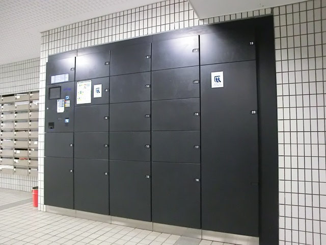 シティハイツ新小岩のその他共用部分|不在時に便利な宅配ボックス。