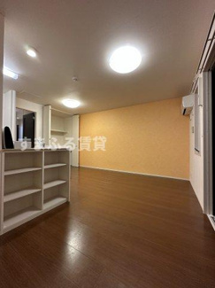 【居間・リビング】 | 【D-room】エムグランデ　A棟　知立市谷田町 | 同型　反転