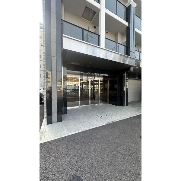AELL OSAKA EASTのエントランス