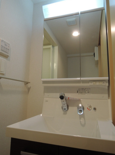 シャトーヴィオレの独立洗面台|独立洗面化粧台が付いています