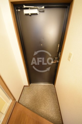 シティコートミナミセンバ　南小学校の玄関|シティコート南船場　玄関