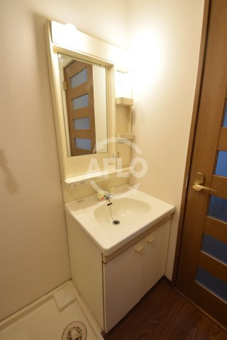 シティコートミナミセンバ　南小学校の洗面所|シティコート南船場　洗面所