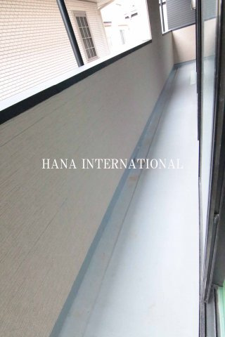 プレミアコート原木中山のバルコニー|工事中の写真です