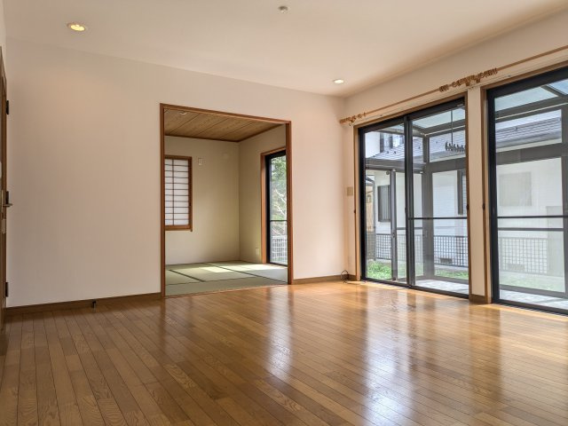 【居間・リビング】 | 大網白里市みどりが丘2丁目　中古戸建