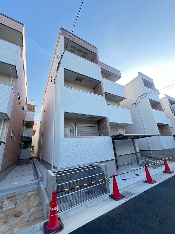 フジパレス阪急園田WESTⅢ番館の外観