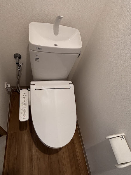 ゼフィール新大津のトイレ|落ち着いたトイレです