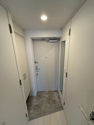 セレニテ難波ミラク弐番館の玄関