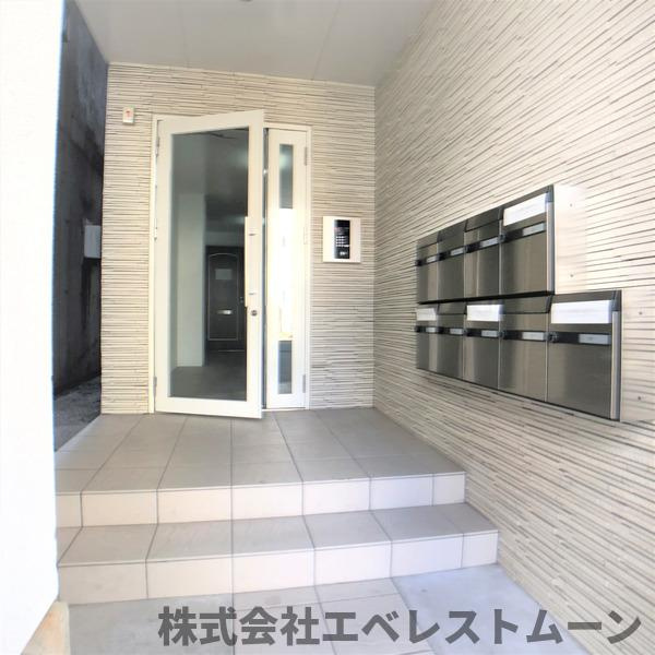 グランレーヴ千代田のエントランス|落ち着いたエントランスです