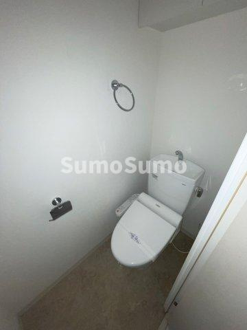ピアグレース神戸のトイレ|落ち着いた色調のトイレです