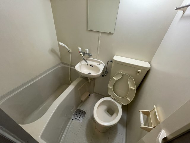 セイラ壱番館の浴室|現在入居中の為、違うお部屋の写真です。