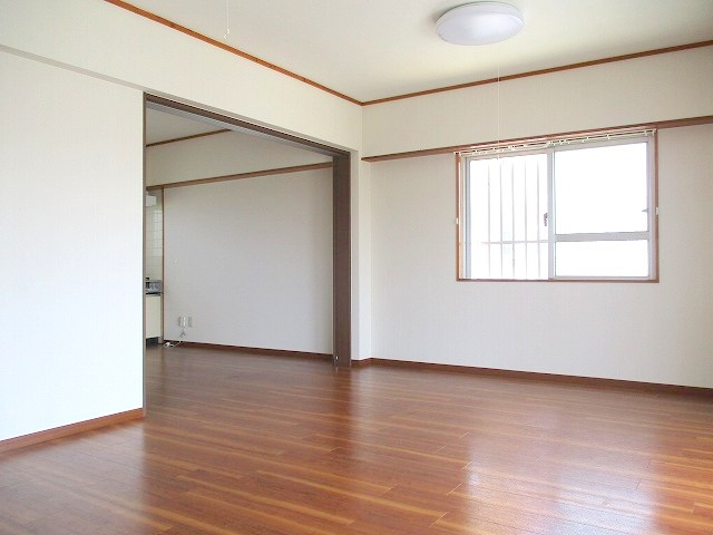 第３富島アパ－トの居間・リビング