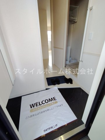 【玄関】 | ブライト　コート | 別部屋写真です。