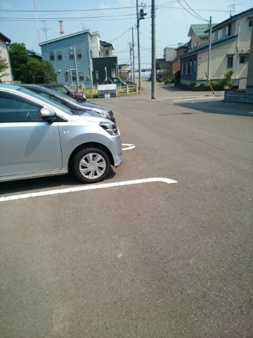 ガーデン　ベルＭⅠの駐車場