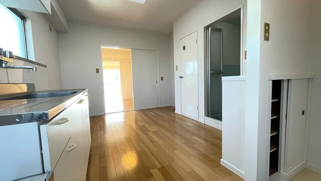 川崎市多摩区菅３丁目の賃貸マンションの居間・リビング