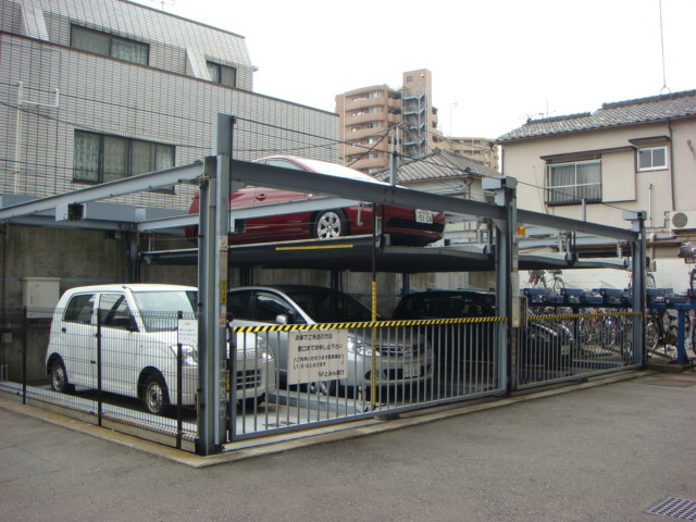 プライムアーバン町屋サウスコートの駐車場