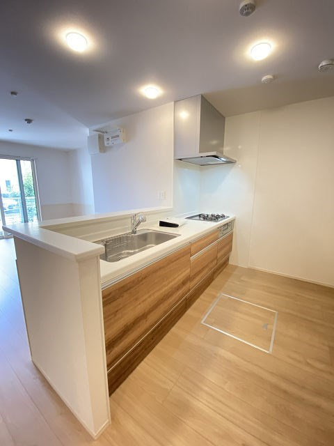 尼崎市三反田町３丁目のアパートのキッチン|コンパクトなキッチンで掃除もラクラク