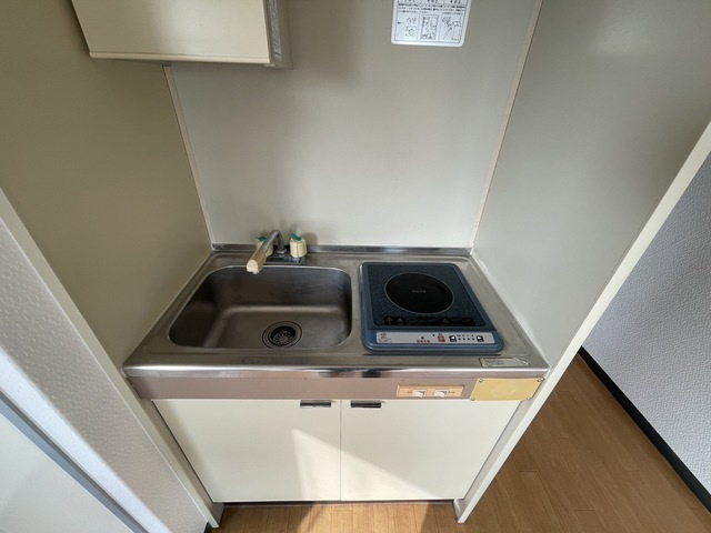 第8やたがいビルのキッチン