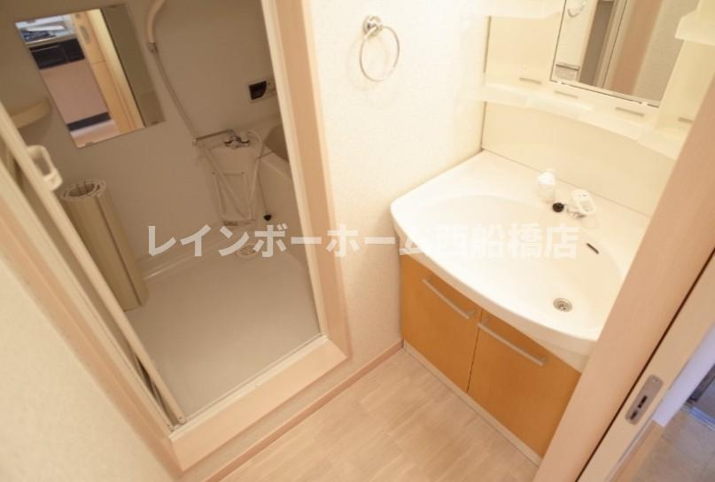 船橋市三山２丁目のアパートの洗面所