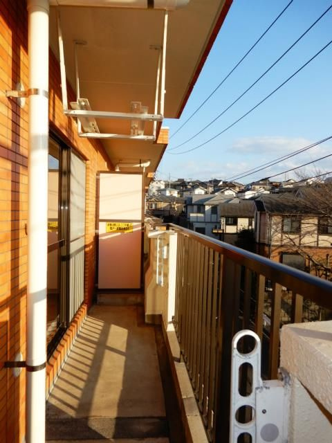 ピボアンヌ北寺尾Ａ棟のバルコニー