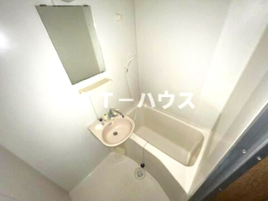 シャルム市川の浴室