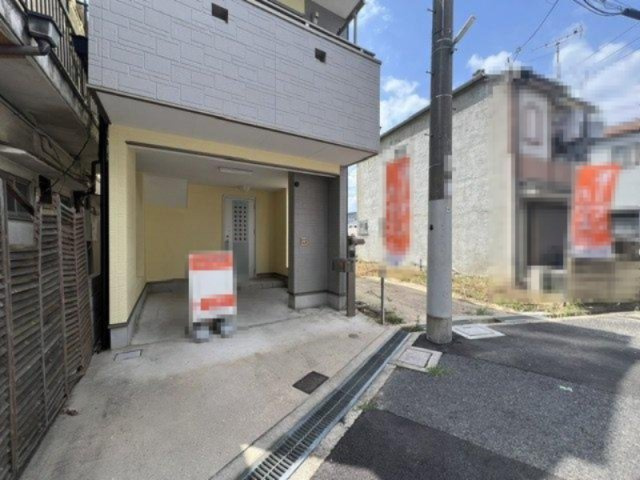 江端町　中古一戸建ての駐車場|■物件内覧・資金計画相談・住宅ローン相談、リフォーム相談、お問合せ受付中■
※当日・翌日のご内覧、ご相談はお電話でのお問合せがスムーズです！