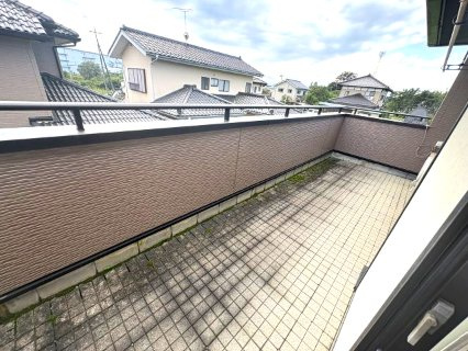 東松山市大字松山　中古戸建のバルコニー