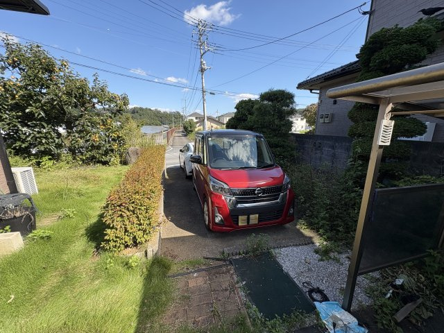 東松山市大字松山　中古戸建の駐車場