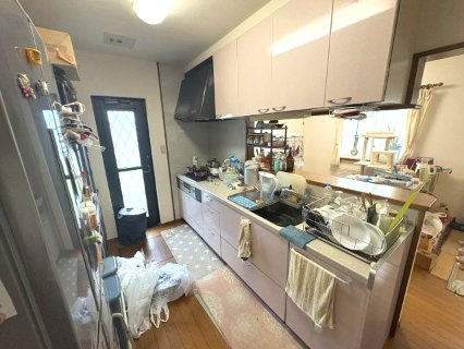 東松山市大字松山　中古戸建のキッチン|ＬＤＫ側のキッチン（５.２帖）です