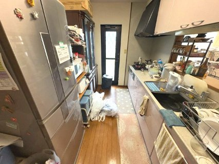 東松山市大字松山　中古戸建のキッチン|勝手口があります