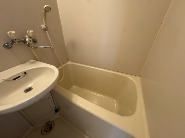 AQUA鈴蘭台2の浴室