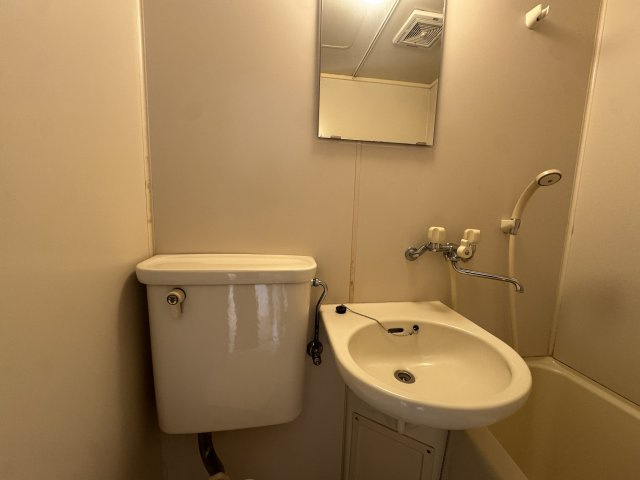 AQUA鈴蘭台2の洗面所