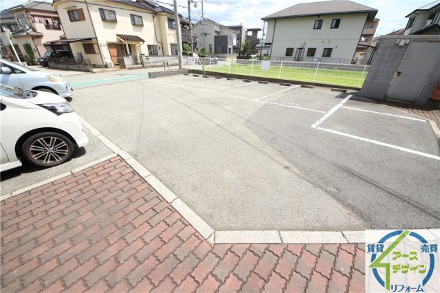 ロイヤルシャルムの駐車場