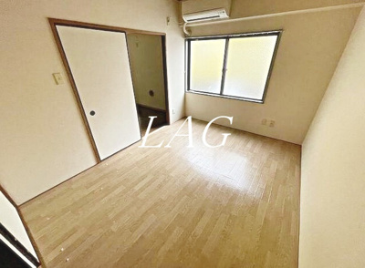 【居間・リビング】 | クレドール | 洋室のお部屋です。