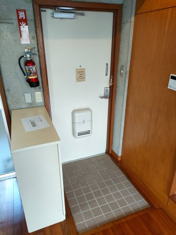 ハッピーライフ・インの玄関