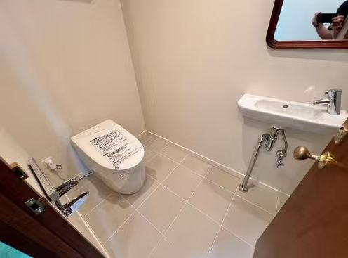 本駒込四丁目戸建のトイレ|トイレです