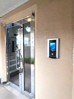 COZY COURT甲南のエントランス