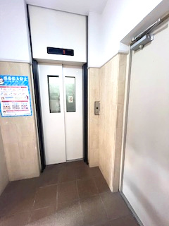 COZY COURT甲南のエントランス