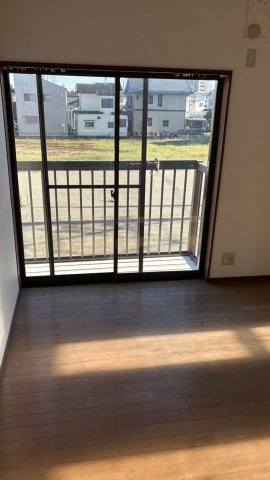 中古一戸建て　所沢市北岩岡のバルコニー|全居室南東向き