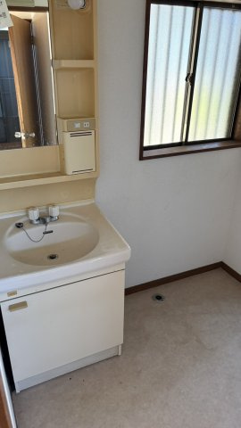 中古一戸建て　所沢市北岩岡の洗面所|洗面室