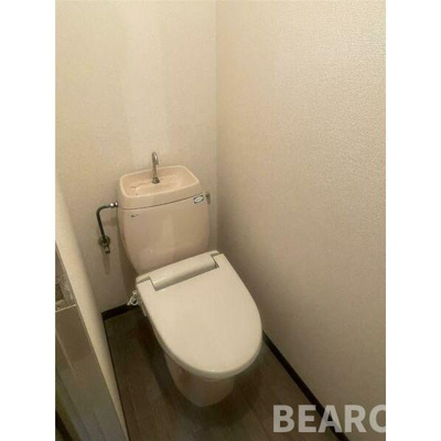 【トイレ】 | 【仲介手数料0円】ユニティ西大路 | シンプルで使いやすいトイレです