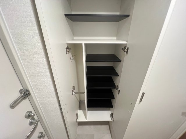 セレニテ難波ミラク弐番館の収納