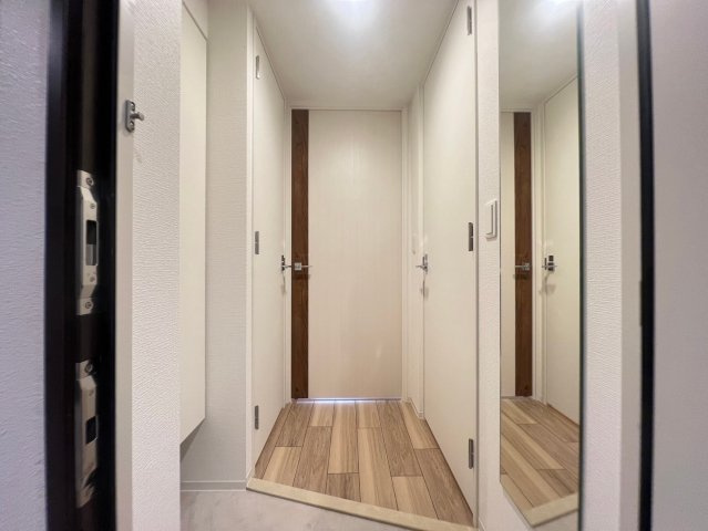 セレニテ難波ミラク弐番館の玄関