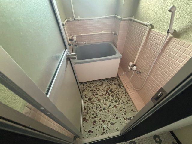 静岡県伊東市芝町　一棟マンションの浴室