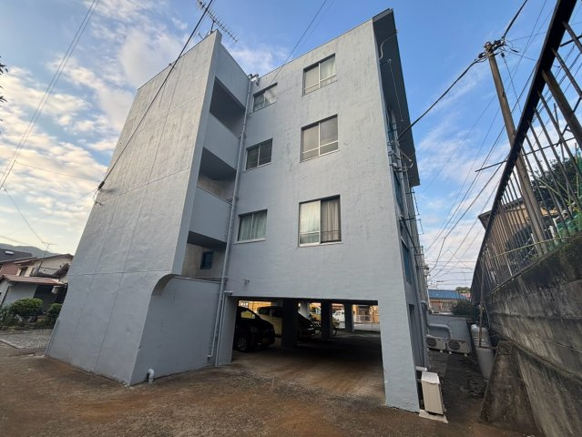 静岡県伊東市芝町　一棟マンションの外観