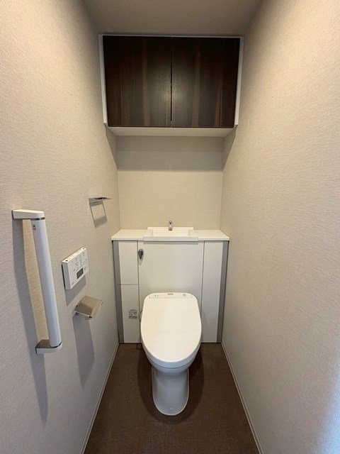 ポレスター野田屋町弐番館のトイレ